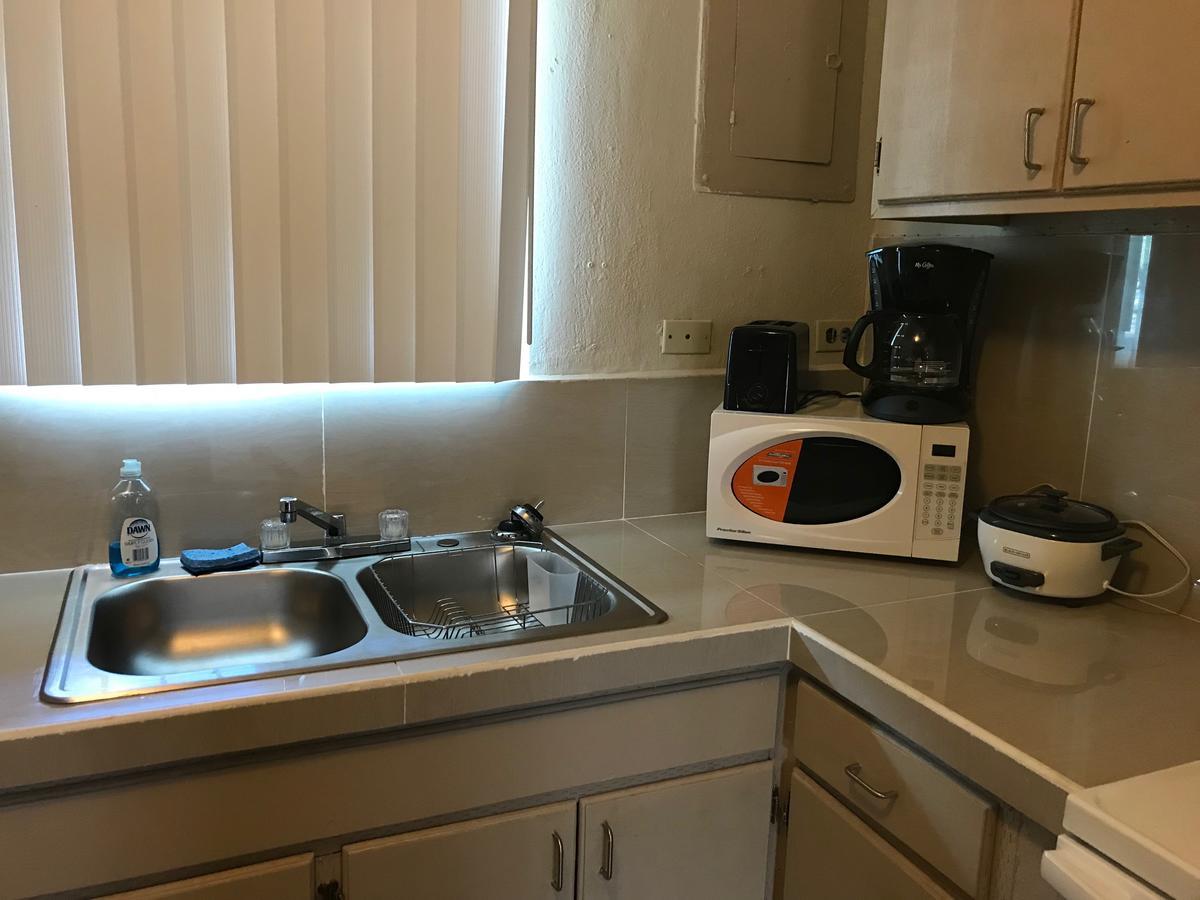 1 Bedroom / 1 Bath . Private Apt. Free Wifi, Interent & Parking Sinajana Dış mekan fotoğraf