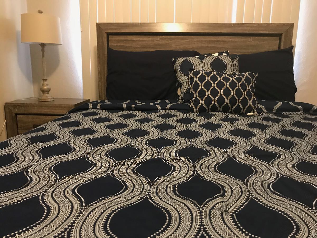 1 Bedroom / 1 Bath . Private Apt. Free Wifi, Interent & Parking Sinajana Dış mekan fotoğraf